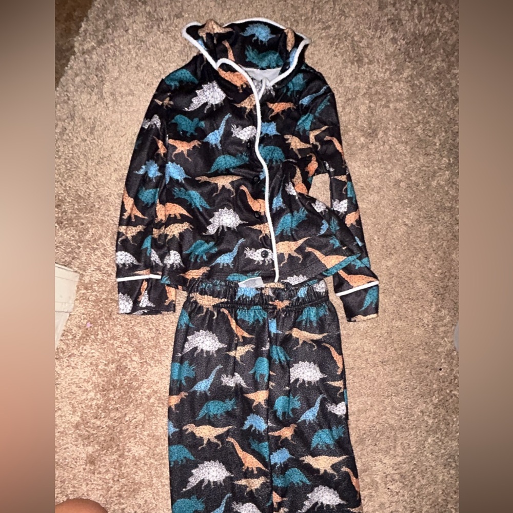 3 for $20! 2t boys pajamas Dinosaur Pajama Set - 2t. Open to offers
